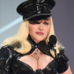 Madonna dice que está "simplemente asustada" por la reversión de Roe v. Wade