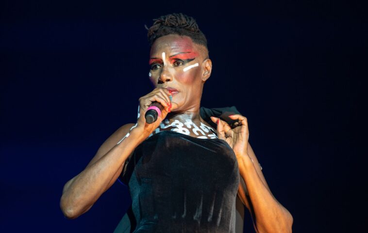 Mira a Grace Jones estrenar nuevas canciones en Meltdown Festival