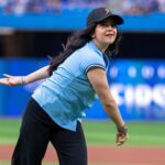 Ms Marvel Iman Vellani lanza el primer lanzamiento en el juego de béisbol de Blue Jay