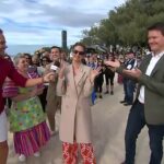 Hoy, el coanfitrión Karl Stefanovic (derecha) llamó a su colega Brooke Boney (centro) un 'soldado absoluto' por venir a trabajar después de los Premios Logie del domingo por la noche.  (Izquierda: Tim Davies)