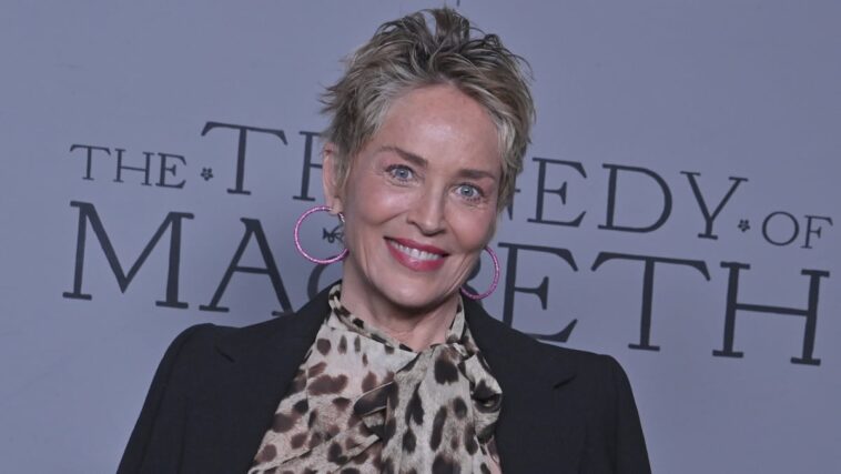 Sharon Stone dice que "perdió 9 hijos" a través de abortos espontáneos