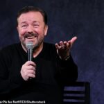 Opinión: Ricky Gervais elogió la comedia ofensiva en un nuevo tuit, un mes después de defender su decisión de bromear sobre el SIDA, el cáncer y Hitler en su especial de Netflix (en la foto de 2019)