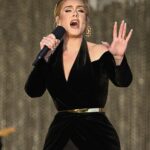 Nacida para actuar: Adele, de 34 años, se sintió abrumada por la emoción cuando subió al escenario en el Festival BST Hyde Park en Londres el viernes.