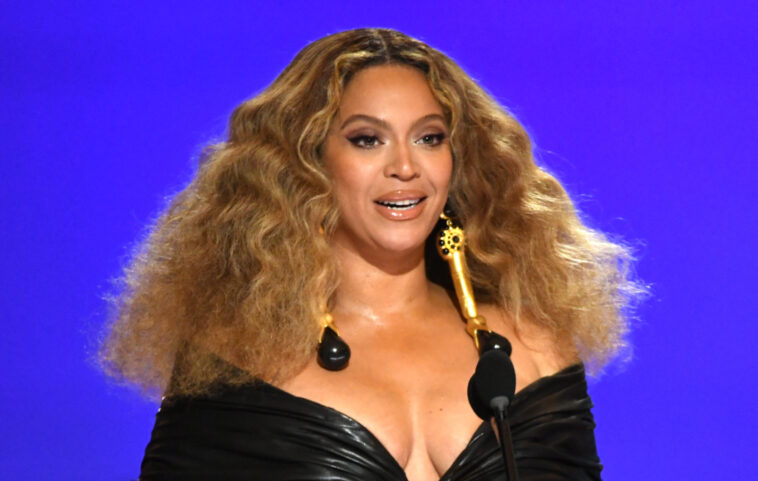 Beyoncé comparte la lista de canciones de su nuevo álbum, 'RENAISSANCE'