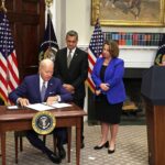 Biden apasionado firma una orden ejecutiva para tratar de proteger el acceso al aborto