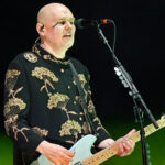 Billy Corgan anuncia concierto benéfico virtual para las víctimas del tiroteo en Highland Park