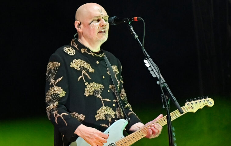 Billy Corgan anuncia concierto benéfico virtual para las víctimas del tiroteo en Highland Park