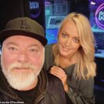 La brecha se está reduciendo entre los programas de radio de desayuno más populares de Sydney: Kyle y Jackie O de KIIS 106.5 y Ben Fordham Live en 2GB.  (En la foto: Kyle Sandilands y Jackie 'O' Henderson)