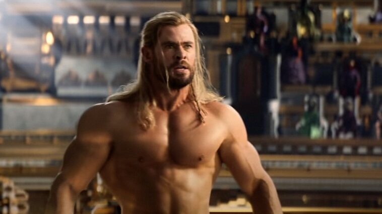Chris Hemsworth dice que su esposa llamó a sus músculos Thor 'demasiado'