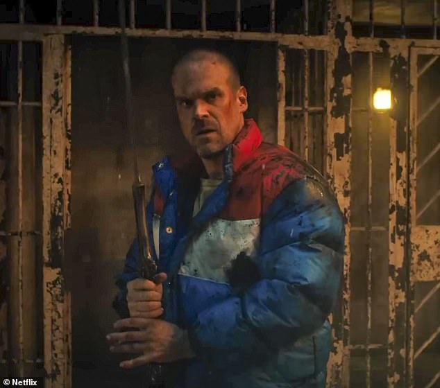 Huevo de Pascua: David Harbour ha revelado que la espada que usó en el final de Stranger Things es la misma que usó Arnold Schwarzenegger en las películas de Conan