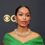 El bikini recortado de Yara Shahidi está hecho de redes de pesca recicladas