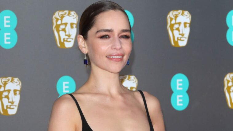 Emilia Clarke dice que dos aneurismas dejaron parte de su cerebro "desaparecida": "Es notable que pueda hablar"