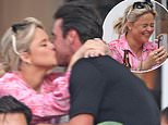 Emily Atack y Liam McGough de Gran Hermano comparten un beso durante una cita al aire libre