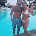 Diversión bajo el sol: Eva Longoria, de 47 años, mostró su increíble figura en un bikini blanco mientras golpeaba la piscina con la estrella de MMA Ilia Topuria en Marbella el domingo después de organizar la Global Gift Gala