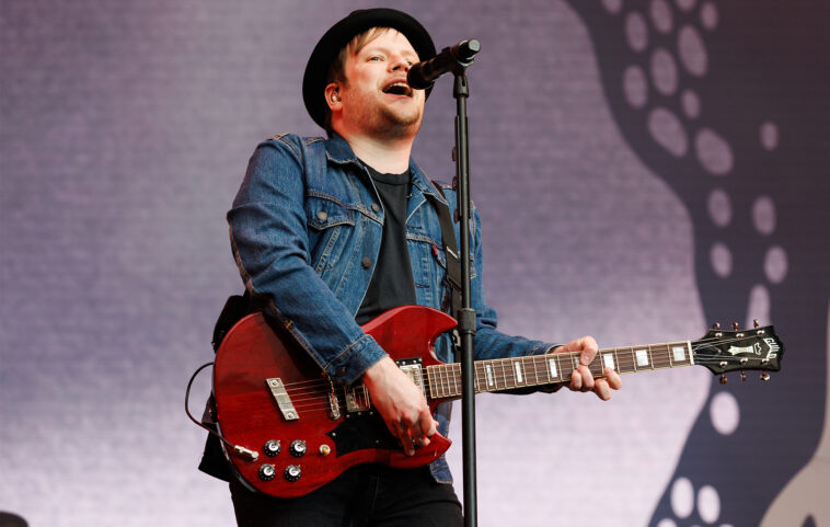 Fall Out Boy dona $ 100,000 a la fundación de seguridad de armas luego del tiroteo masivo en Highland Park