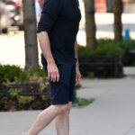 El actor de Hollywood Hugh Jackman, de 53 años, (en la foto) anduvo descalzo el sábado mientras paseaba por Nueva York junto a su esposa Deborra-Lee Furness, de 66 años.