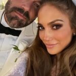 ¡Nueva unión!  Jennifer Lopez usó dos vestidos blancos diferentes para su boda en Las Vegas con Ben Affleck