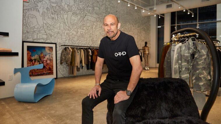 John Varvatos sobre su tienda de ropa unisex 'OTD' en West Hollywood: "Quería reinventarme"