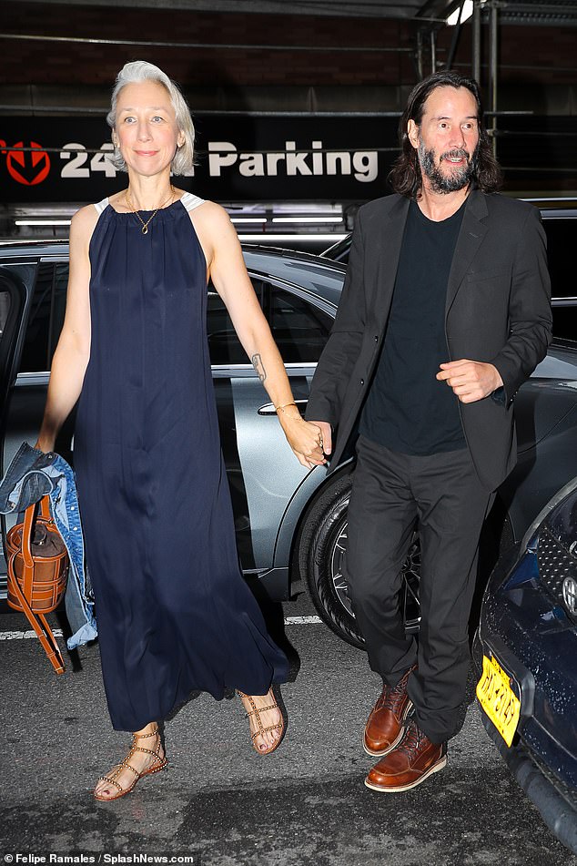 Apoyo: Keanu Reeves y su compañera de toda la vida, Alexandra Grant, mostraron su apoyo a la coprotagonista de Matrix de Reeves, Laurence Fishburne, en la ciudad de Nueva York el viernes.