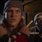 —¡Así lo hacíamos en los noventa, hijo!  El director Kevin Smith (derecha) y su pandilla, incluido Jason Mewes (izquierda), regresan a la tienda Quick Stop en el primer tráiler del capítulo final de su trilogía Clerks, que se estrenó el miércoles.