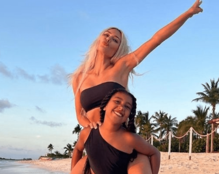 Kim Kardashian en la playa indignada por fotos de fans con su hija mayor North West