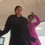 Divirtiéndose: Kylie Jenner ha estado muy activa en la plataforma de redes sociales Tik Tok.  Y la madre de dos compartió dos videos más en su cuenta, esta vez con la mamá Kris Jenner.