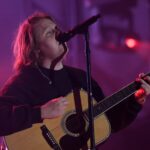 Lewis Capaldi aún no termina su segundo disco: "Soy terriblemente vago"