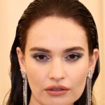 Lily James estrena cabello rubio inspirado en Pamela Anderson