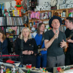 Mira a Belle And Sebastian interpretar un cuarteto de pistas para 'Tiny Desk' de NPR