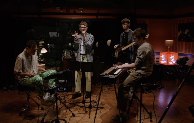 Mira a Glass Animals versionar 'Say My Name' de Destiny's Child