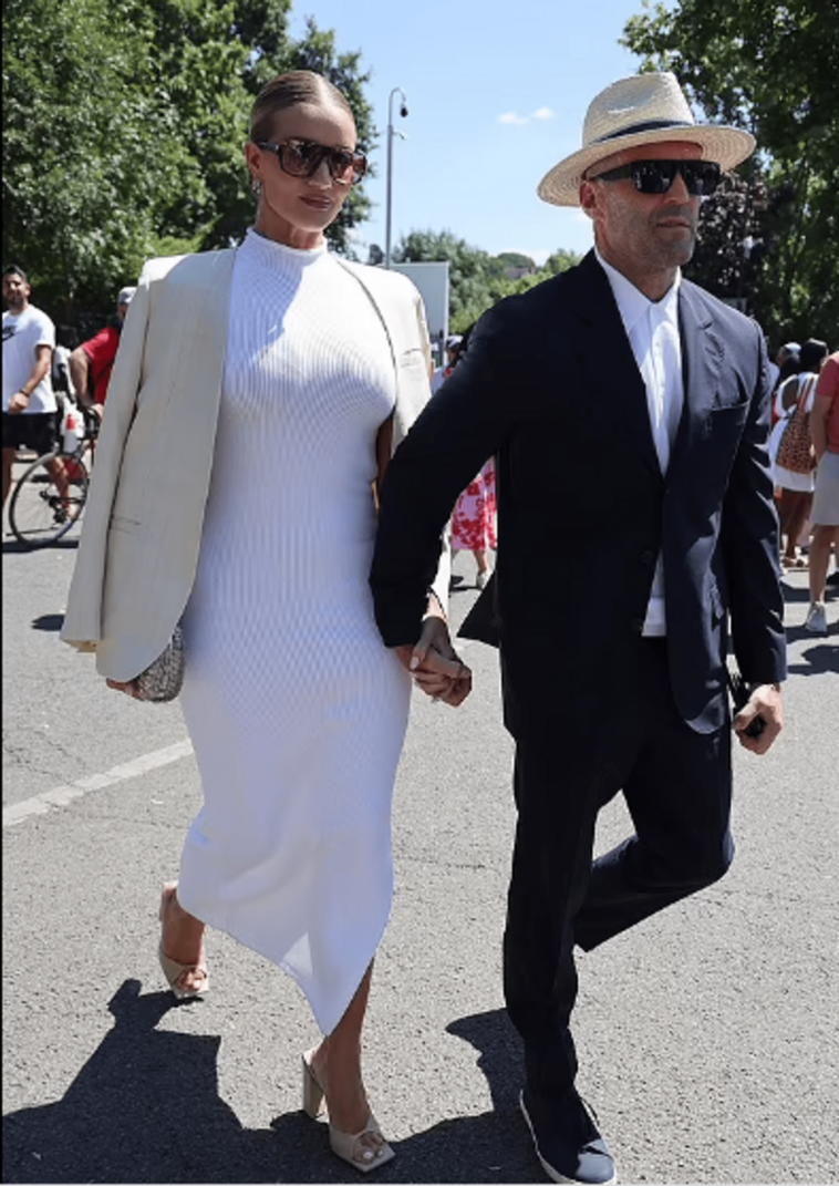 Rosie Huntington-Whiteley y Jason Statham llegaron al Reino Unido para un torneo de tenis para ver la final individual masculina