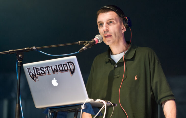 Según los informes, el ex empleado de la BBC presentó quejas de "intimidación" contra el DJ Tim Westwood