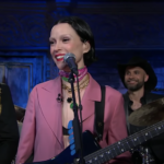 St. Vincent Angles tocará el himno nacional de los Dallas Cowboys en 'Colbert'