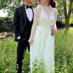 Felices para siempre: Stacey Solomon ha compartido un primer vistazo de su boda con Joe Swash, que tuvo lugar el domingo (en la foto en mayo)