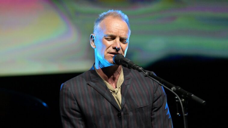 Sting advierte durante concierto en Varsovia de amenazas a la democracia