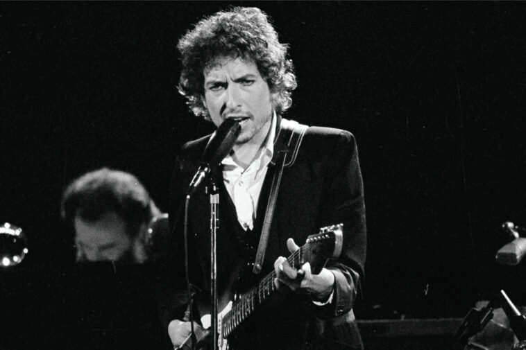 A 2021 Bob Dylan 'Blowin' in the Wind' Recording Sells for $1.8 Million at Auction: 'This Is Actually Scarce'