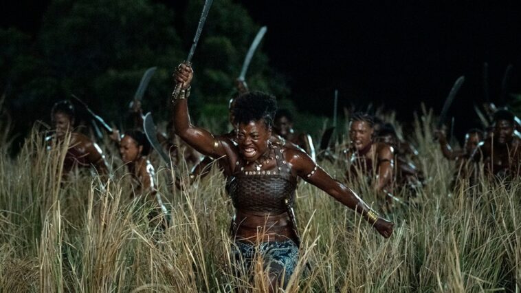 Viola Davis lleva a valientes guerreros a la batalla en el tráiler de 'The Woman King'