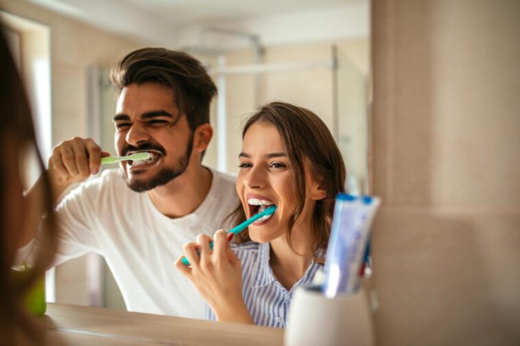 ¿cuantas veces al dia debemos cepillarnos los dientes?  Lo que dicen los expertos