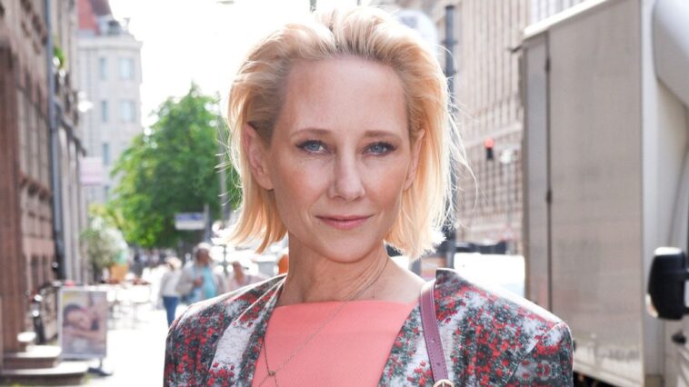 A Anne Heche le quitaron el soporte vital, dice un representante;  muere a los 53