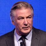 Alec Baldwin reitera que no cree que lo acusarán de una investigación de tiroteo de 'óxido' basada en los hallazgos de un investigador privado