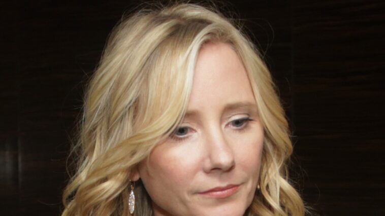 Anne Heche desconectada del soporte vital