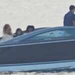 Vacaciones: Beyoncé se veía chic sin esfuerzo el sábado cuando se unió a su esposo Jay-Z y su hija Blue Ivy Carter a bordo de un yate de lujo en Croacia durante su escapada de verano.
