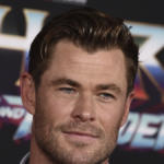 Chris Hemsworth comparte una foto de él mismo de niño: "Estaría decepcionado con mis elecciones de superhéroes"