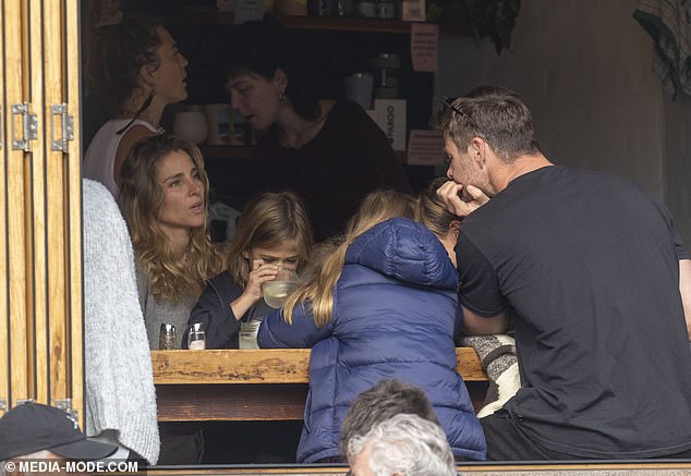 Chris Hemsworth disfrutó de un día en Byron Bay para celebrar su 39 cumpleaños el viernes