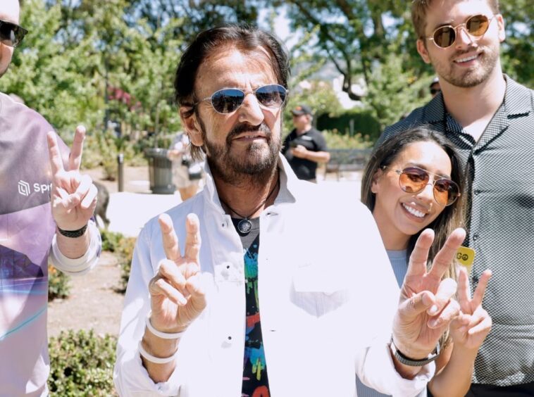 BEVERLY HILLS, CALIFORNIA - JULY 07: Ringo Starr attends Ringo's Peace & Love Birthday Celebration at Beverly Hills Garden Park on July 07, 2022 in Beverly Hills, California. (Photo by Kevin Winter/Getty Images)