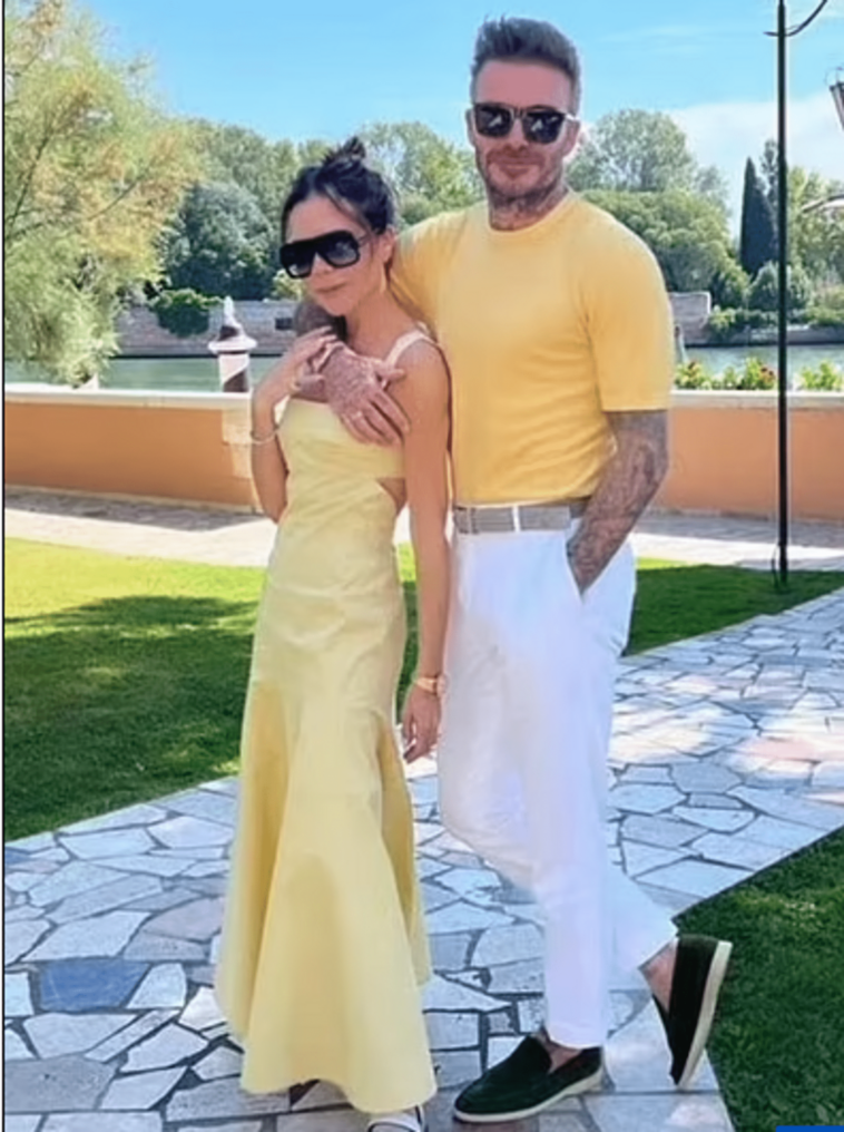 David Beckham y Victoria Beckham se burlan al combinar involuntariamente los colores de su ropa por segunda vez