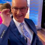 El presentador de Sunrise, David 'Kochie' Koch, sorprendió el jueves después de publicar un video descarado burlándose de la rutina de preparación del programa de la coanfitriona Natalie Barr.