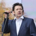 El líder de los Pogues, Shane MacGowan, rinde homenaje a Darryl Hunt