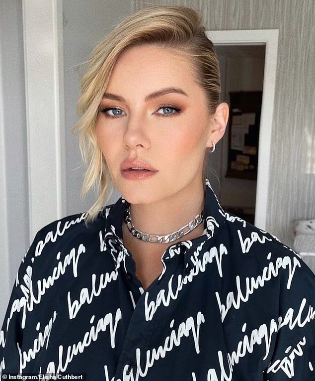 Preocupaciones: Elisha Cuthbert ha admitido que se sintió 'presionada' para posar para sesiones de fotos sexys en revistas para hombres al principio de su carrera (en la foto de abril)