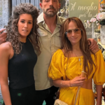 En la ciudad de Menaggio, Jennifer Lopez y Ben Affleck visitaron una tienda de artículos para el hogar para hacer algunas compras
